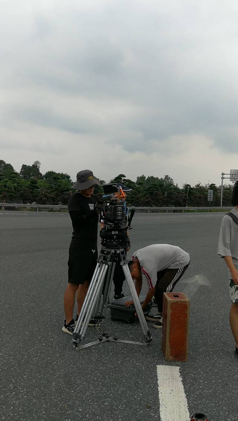 聚焦马边彝族产品视频拍摄，以专业视角雕琢产品高光影像